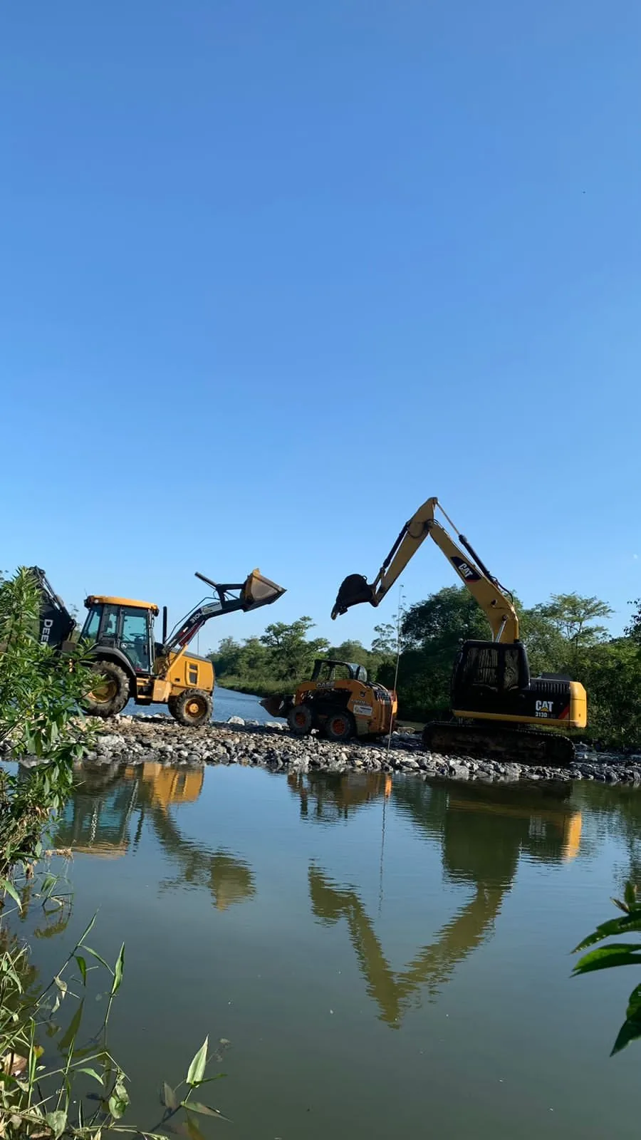 Foto 5 — M Bessa Locações: equipamentos e serviços de terraplenagem em Cubatão